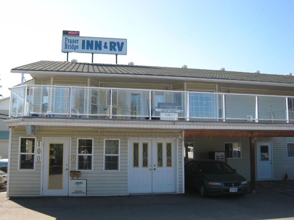 Fraser Bridge Inn And Rv Park Quesnel Buitenkant foto