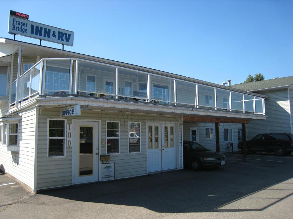 Fraser Bridge Inn And Rv Park Quesnel Buitenkant foto